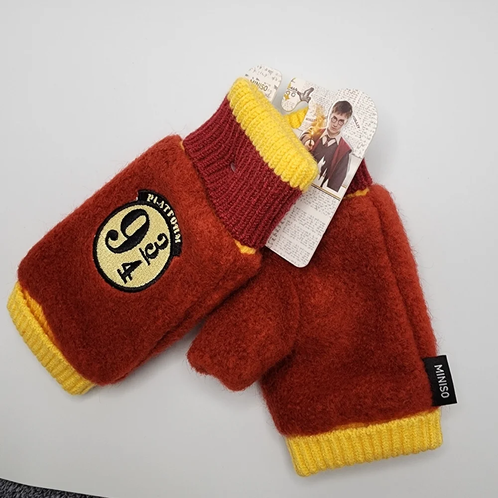 MINISO Harry Potter Platform 9 3/4 Red and Yellow Half Finger Gloves